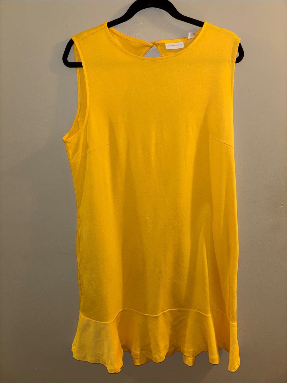 New York & Company Yellow Sleeveless Tunic Dress 2 pockets 37 inches